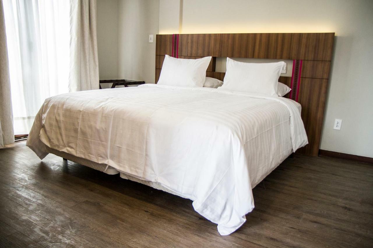 Altus Express Hotel ラパス エクステリア 写真